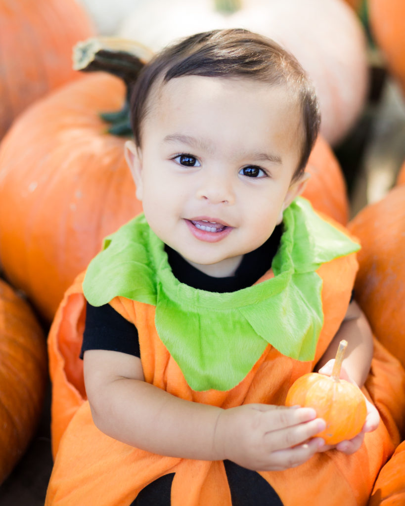 How to take Fall Pumpkin Patch Photos of your Kids