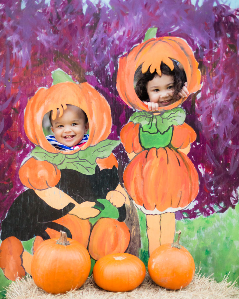 How to take Fall Pumpkin Patch Photos of your Kids