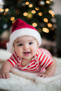 Read more about the article 5 Amazing Christmas Photos Ideas to take of your Baby