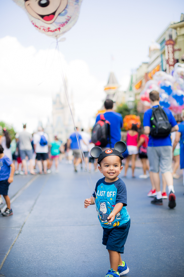 Walt Disney World with a Toddler Family Photo Locations for Great Family Photos at Magic Kingdom