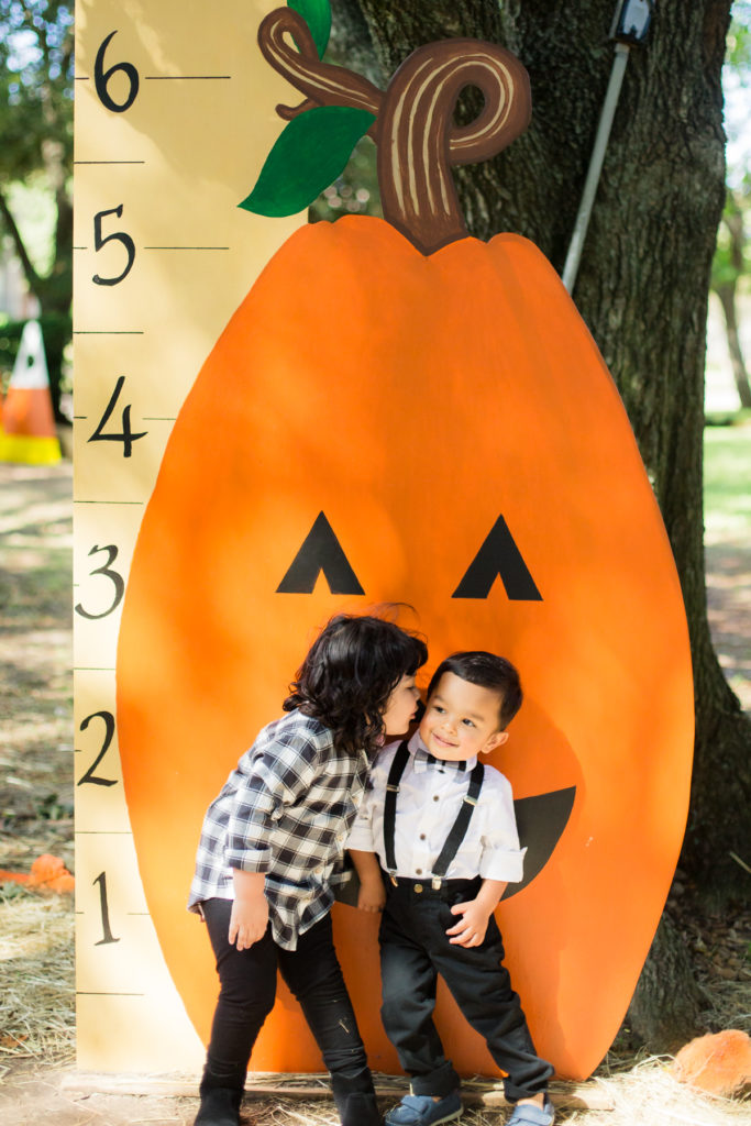 Black and white toddler outfit ideas - boy and girl - pumpkin patch - holiday photos