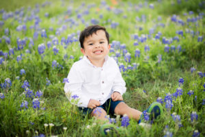 Read more about the article How to Take Bluebonnet Photos of your Kids