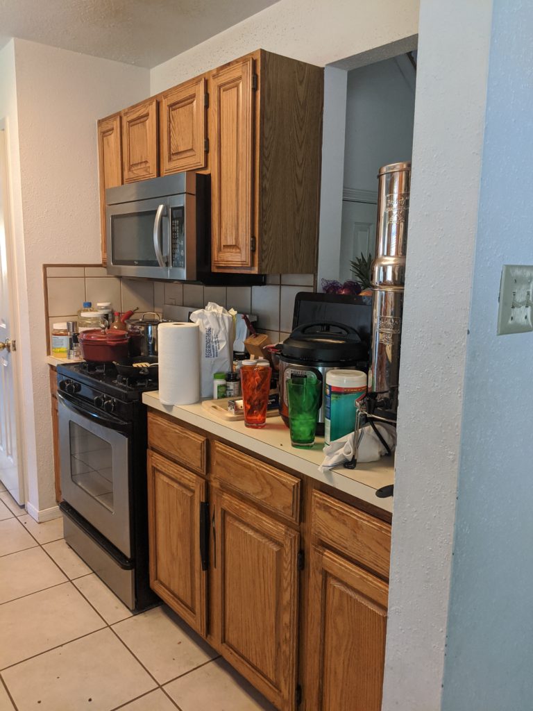 Old Builder Grade Messy Kitchen Cabinets